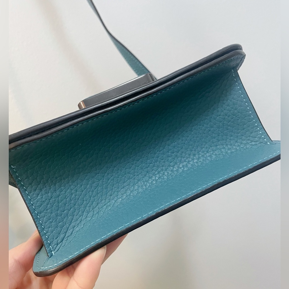 Coach Teal Blue Crossbody Bag with Adjustable Strap and Flap Closure - Picture 5 of 6